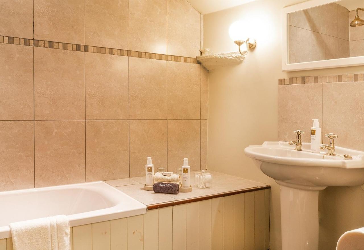 Waterwheel Guesthouse Ambleside Bagian luar foto