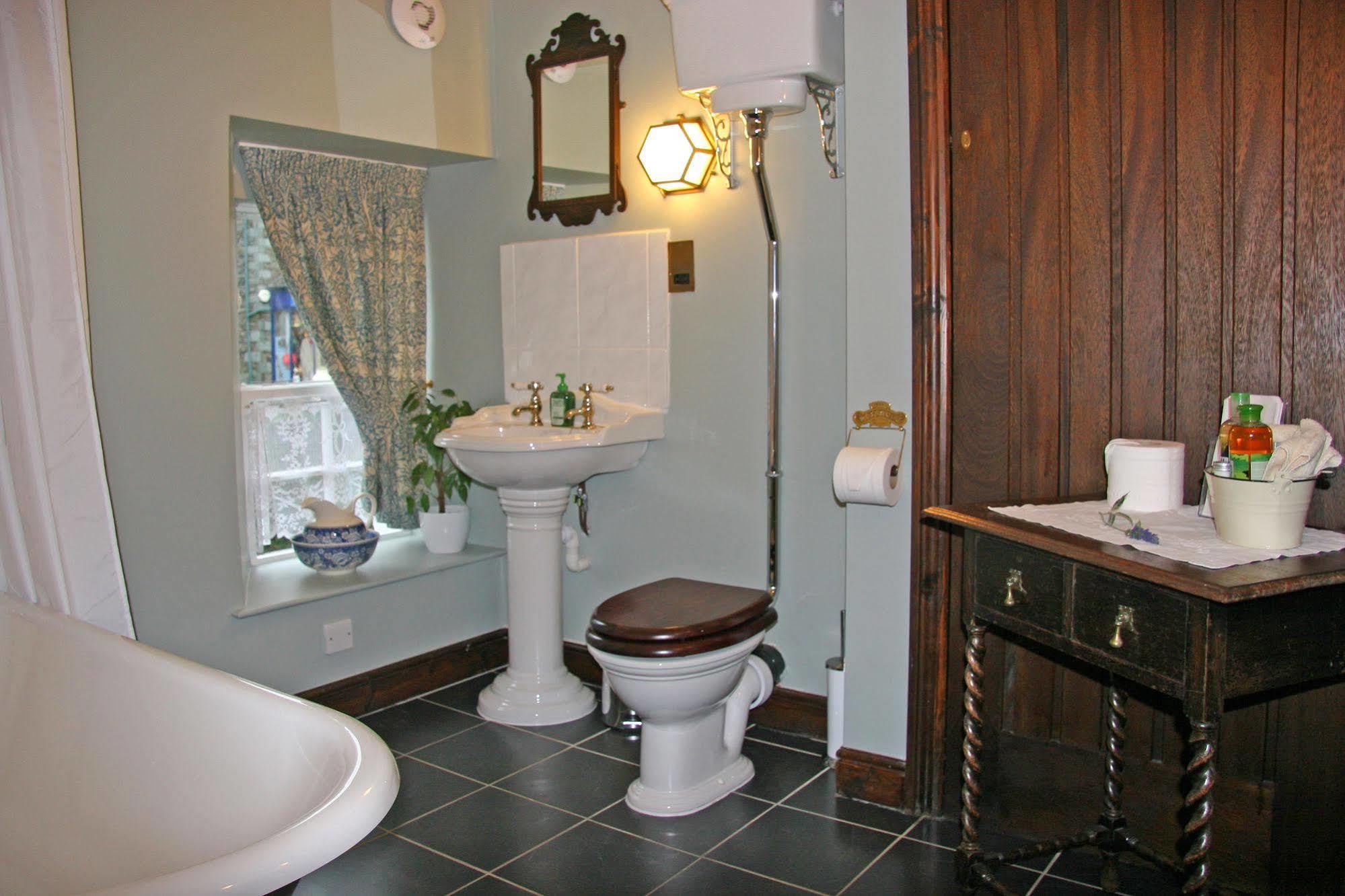 Waterwheel Guesthouse Ambleside Bagian luar foto
